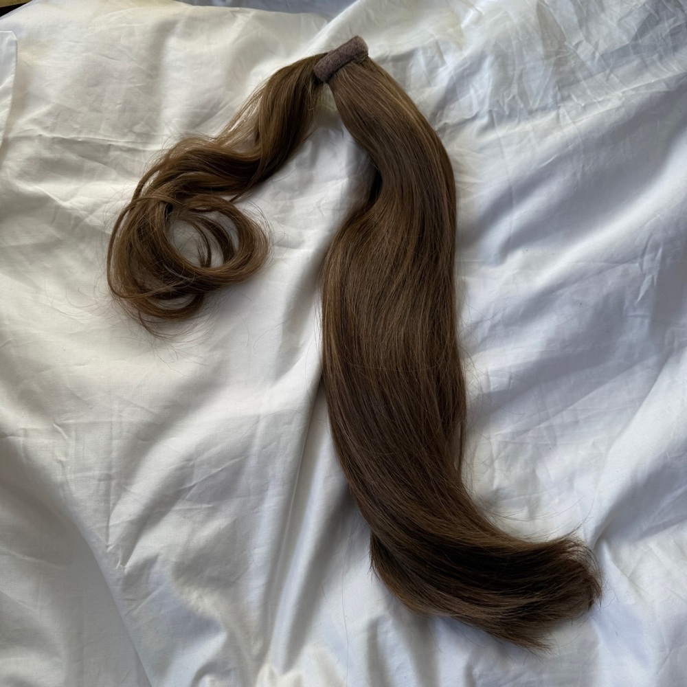 Lola ash brown ponytail hair extensions #ponytail #hairextensions
L